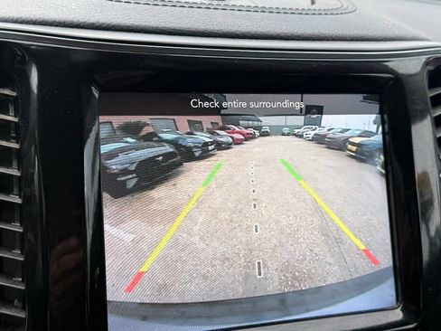 Used 2020 Jeep Cherokee Limited image 27