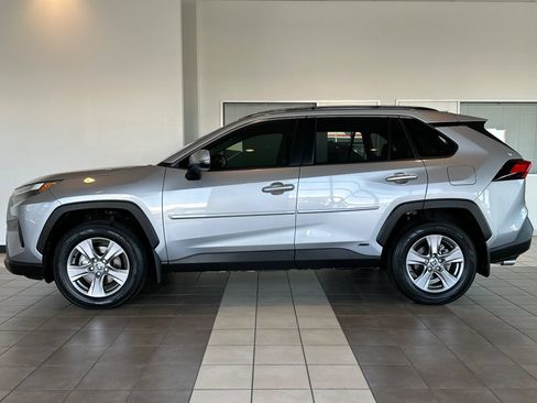 Certified 2025 Toyota RAV4 LE AWD/4WD image 7
