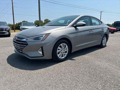 Used 2020 Hyundai Elantra SE w/ Cargo Package (C1)