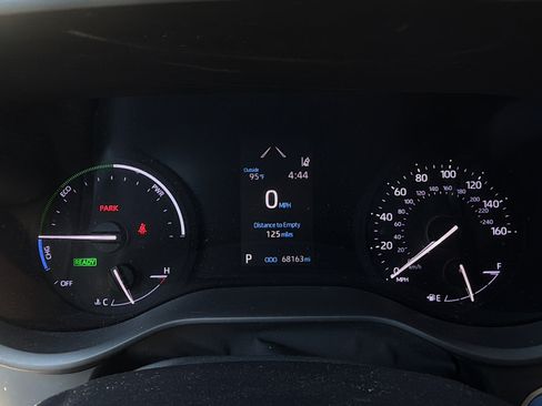 Used 2021 Toyota Sienna LE FWD image 13