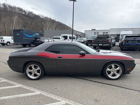 Used 2013 Dodge Challenger R/T image 4
