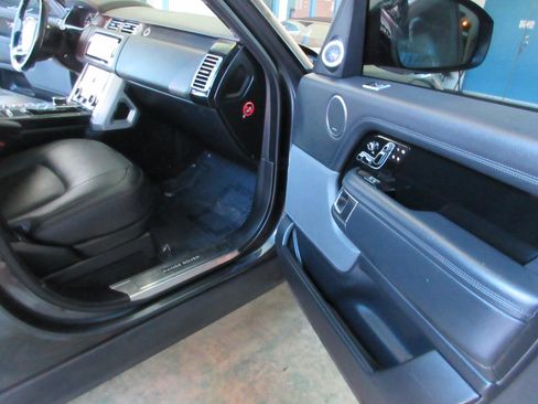 Used 2019 Land Rover Range Rover Supercharged AWD/4WD image 23