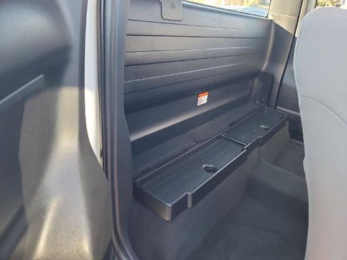 Used 2016 Toyota Tacoma SR image 23