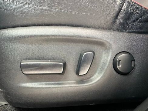 Used 2013 Toyota RAV4 Limited image 27