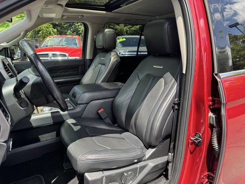 Used 2019 Ford Expedition Platinum image 10