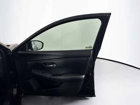 Used 2024 Nissan Sentra SV image 31