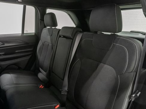 Used 2024 Jeep Grand Cherokee Laredo w/ Luxury Tech Group I image 19