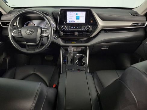 Used 2023 Toyota Highlander XLE FWD image 27