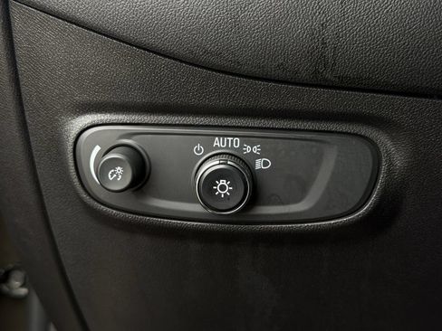 Used 2023 Chevrolet Equinox LT FWD image 22