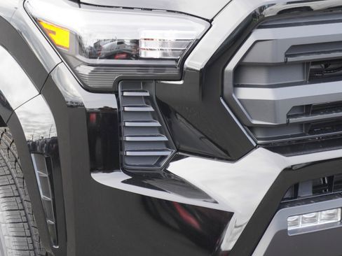 New 2026 Toyota Tacoma SR5 image 3