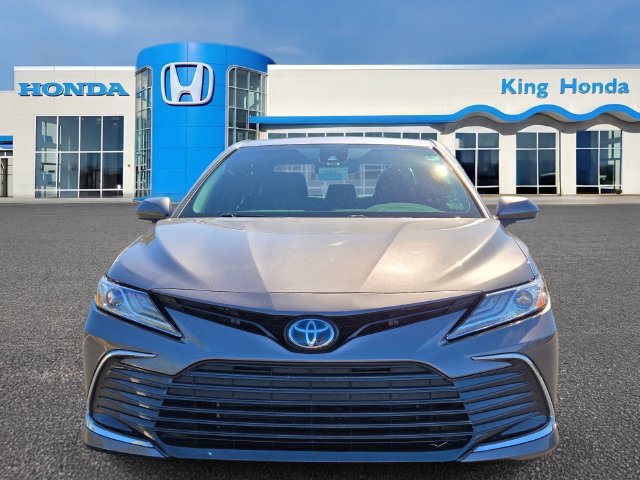 Used 2024 Toyota Camry XLE FWD image 2