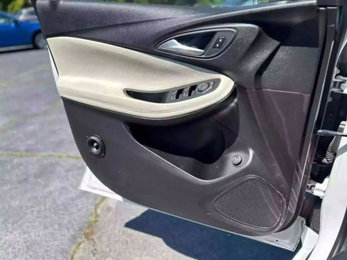 Used 2022 Buick Encore GX Select w/ Advanced Technology Package image 25