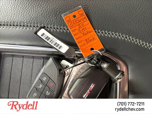 Used 2024 GMC Yukon Denali w/ Denali Reserve Package image 22