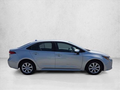 Used 2024 Toyota Corolla LE FWD image 4