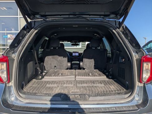 Used 2023 Ford Explorer ST-Line w/ Class IV Trailer Tow Package image 12