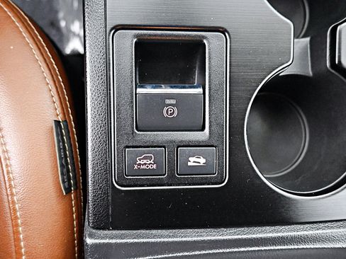 Used 2017 Subaru Outback 3.6R Touring image 16