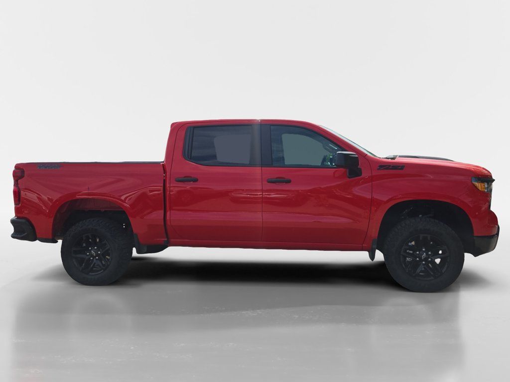 Used 2025 Chevrolet Silverado 1500 Custom Trail Boss w/ Dark Appearance Package AWD/4WD image 7