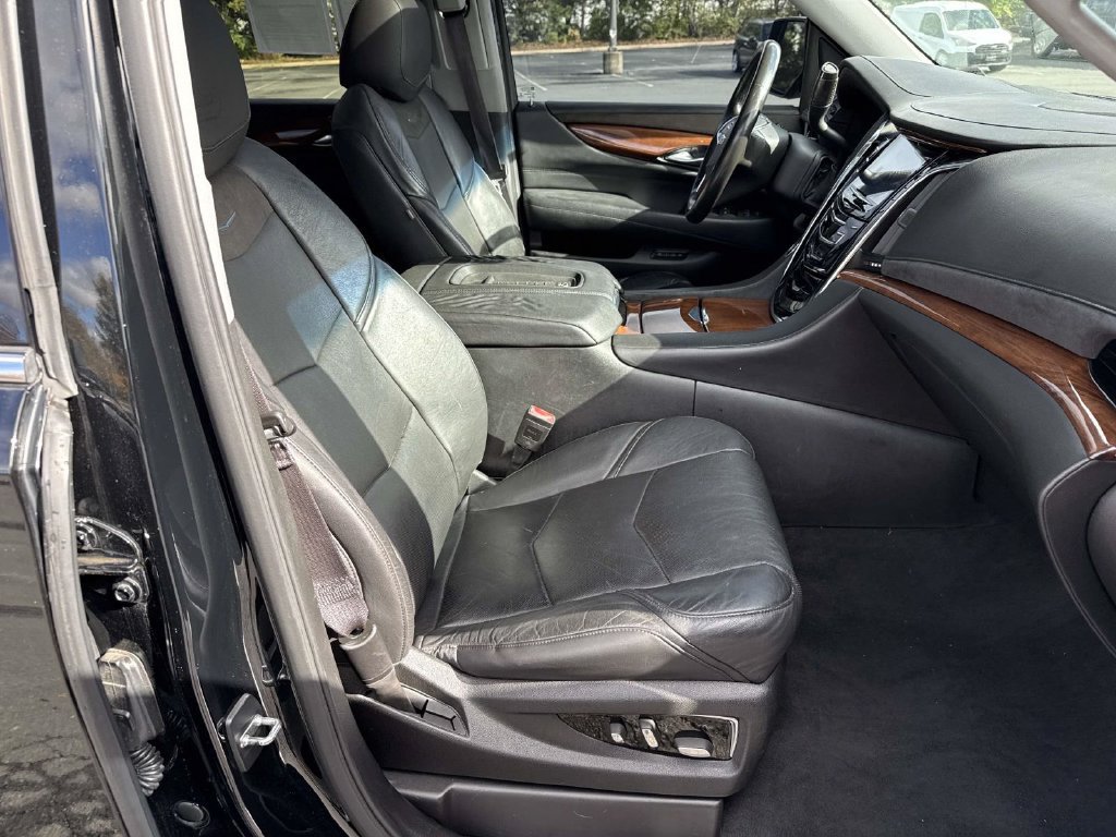 Used 2016 Cadillac Escalade ESV Premium AWD/4WD image 7