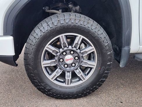 Used 2024 GMC Sierra 1500 AT4 w/ AT4 Premium Package AWD/4WD image 17