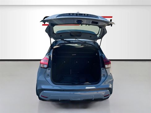 Used 2021 Nissan Kicks SR image 23
