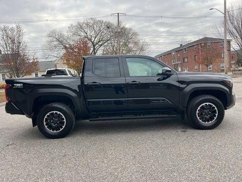 Used 2024 Toyota Tacoma TRD Sport image 6