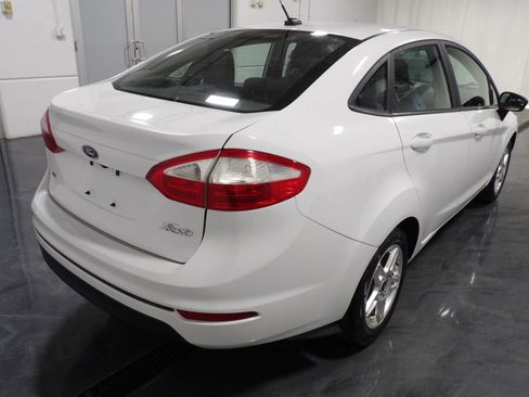 Used 2019 Ford Fiesta SE FWD image 4