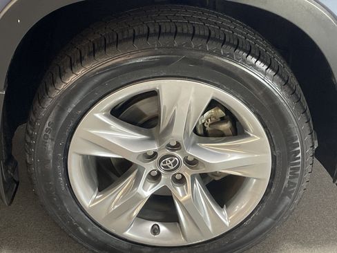 Used 2016 Toyota Highlander Limited image 12