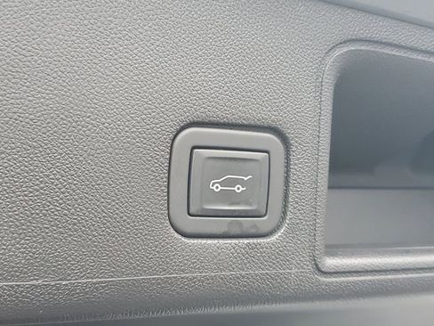 Certified 2023 GMC Terrain SLE w/ Driver Convenience Package image 8