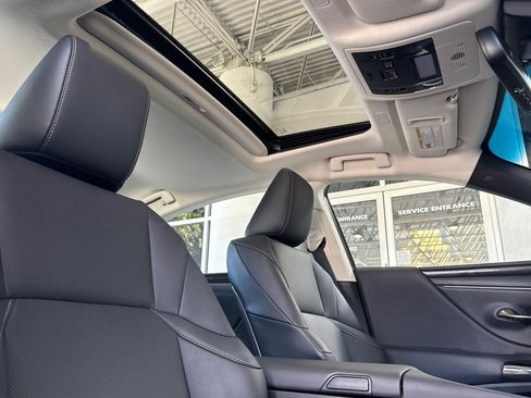 Certified 2024 Lexus ES 350 w/ Accessory Package (Z1) FWD image 20