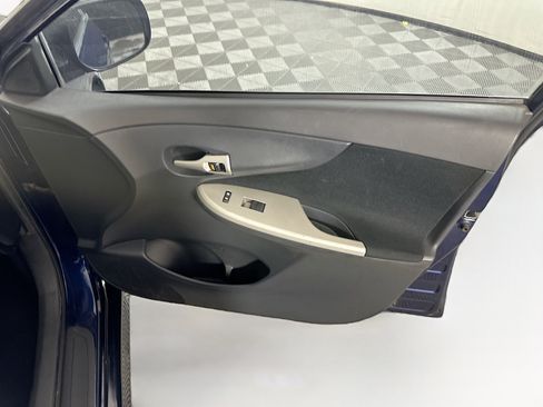Used 2013 Toyota Corolla S FWD image 28
