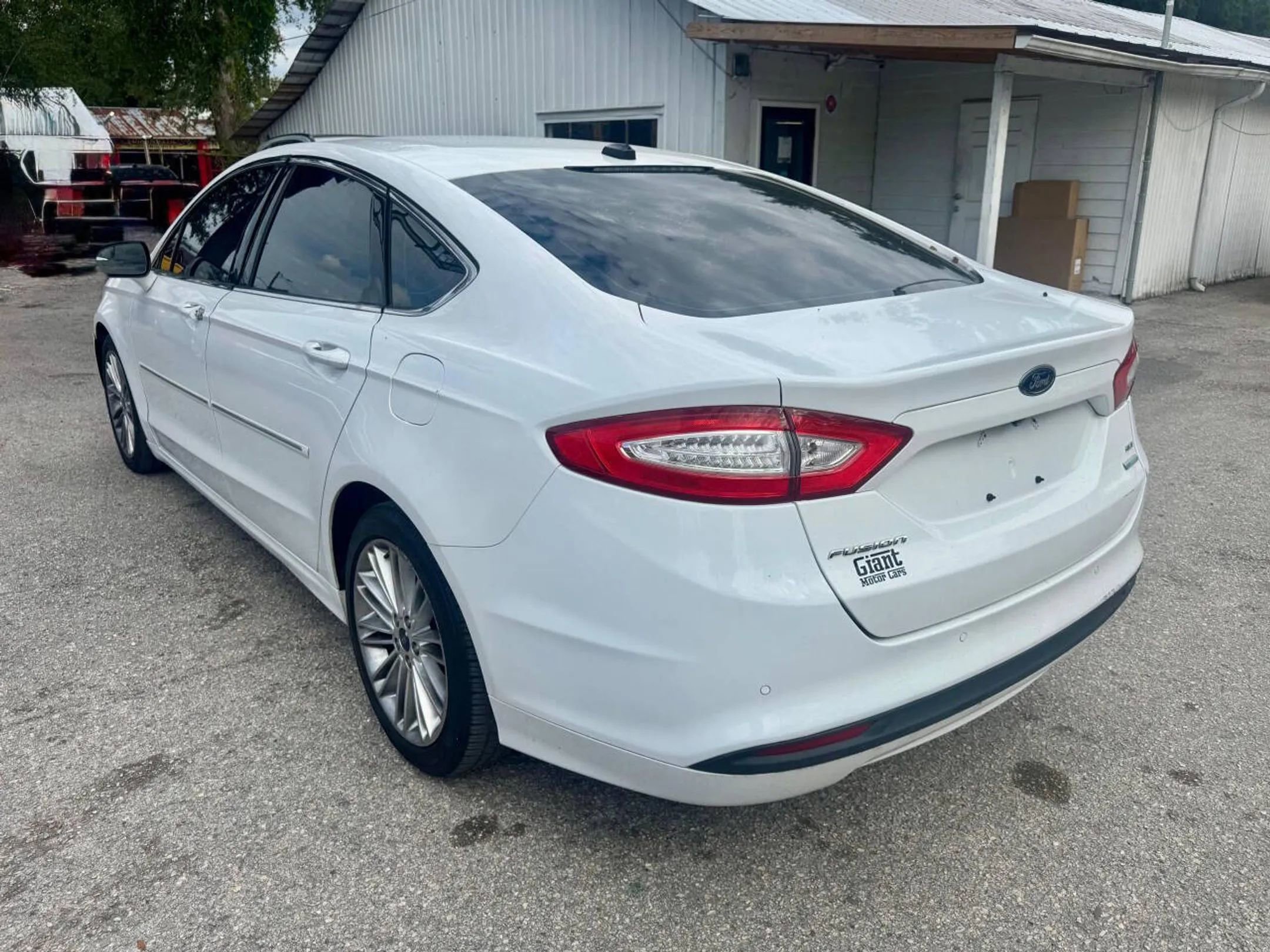 Used 2016 Ford Fusion SE w/ Equipment Group 202A FWD image 6