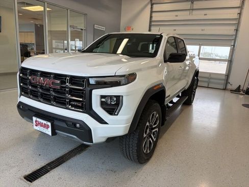 Used 2024 GMC Canyon AT4 w/ Canyon Safety Plus Package AWD/4WD image 5