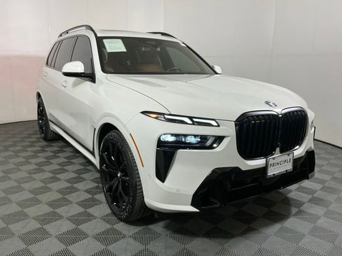 Certified 2024 BMW X7 xDrive40i w/ M Sport Package AWD/4WD image 4