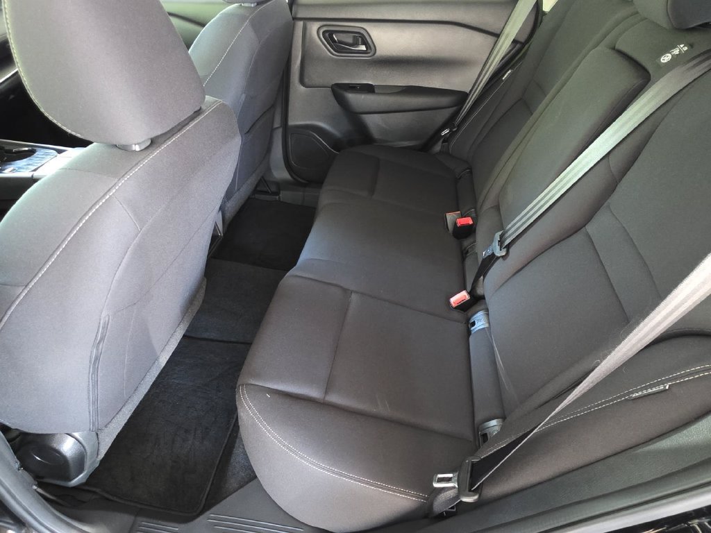 Used 2024 Nissan Rogue S FWD image 9