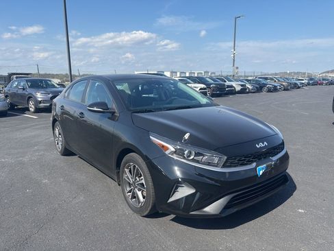 Certified 2023 Kia Forte LXS w/ LXS Technology Package FWD image 11