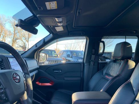 Used 2023 Nissan Frontier PRO-4X w/ Pro-4X Premium Package image 12