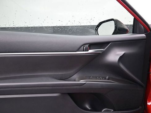 Used 2023 Toyota Camry SE image 9