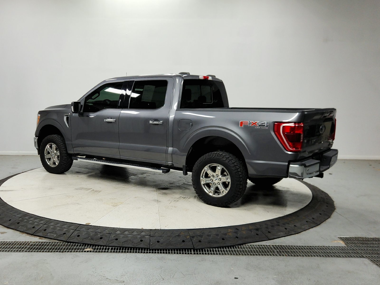 Used 2021 Ford F150 XLT w/ Equipment Group 302A High AWD/4WD image 6