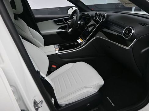 Used 2026 Mercedes-Benz GLC 300 image 29