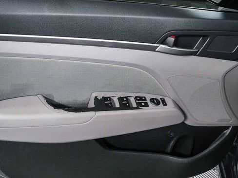 Used 2018 Hyundai Elantra Value Edition w/ Cargo Package FWD image 6