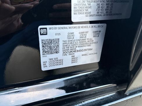 Used 2025 Chevrolet Silverado 1500 ZR2 w/ Technology Package image 35