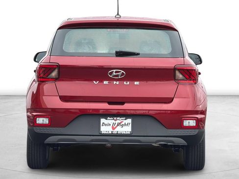 Used 2026 Hyundai Venue SE FWD image 6