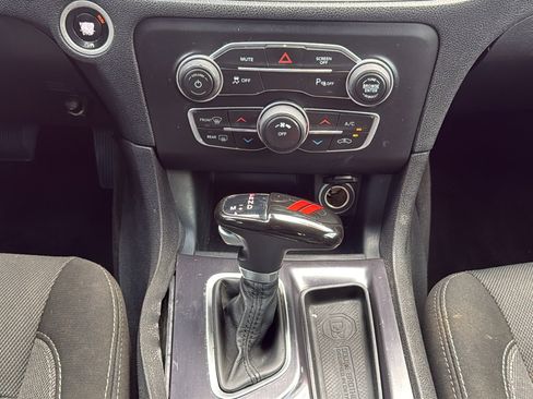 Used 2017 Dodge Charger SE w/ Popular Equipment Group RWD image 17