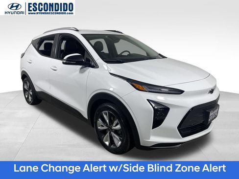 Used 2022 Chevrolet Bolt EUV LT w/ Convenience Package image 7