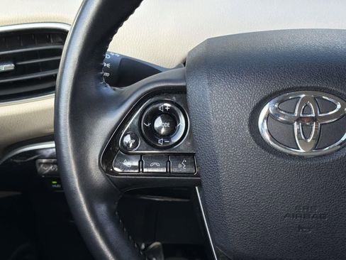 Used 2021 Toyota Prius L Eco image 12