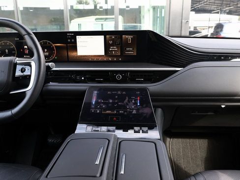 Certified 2025 INFINITI QX80 Luxe RWD image 30