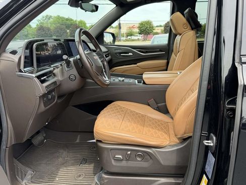 Used 2021 Cadillac Escalade ESV Sport w/ Heavy-Duty Trailer Package AWD/4WD image 18