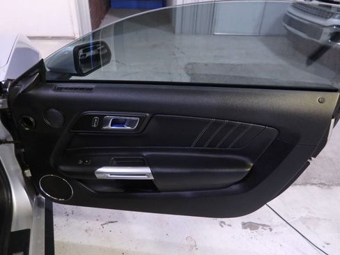 Used 2019 Ford Mustang GT Premium RWD image 14