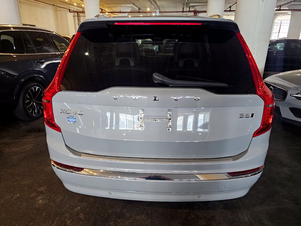 Certified 2025 Volvo XC90 B6 Ultra w/ Protection Package AWD/4WD image 3
