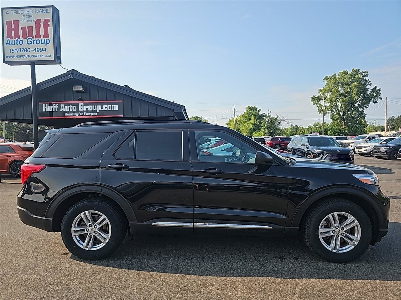 Used 2020 Ford Explorer XLT w/ Equipment Group 202A AWD/4WD image 2